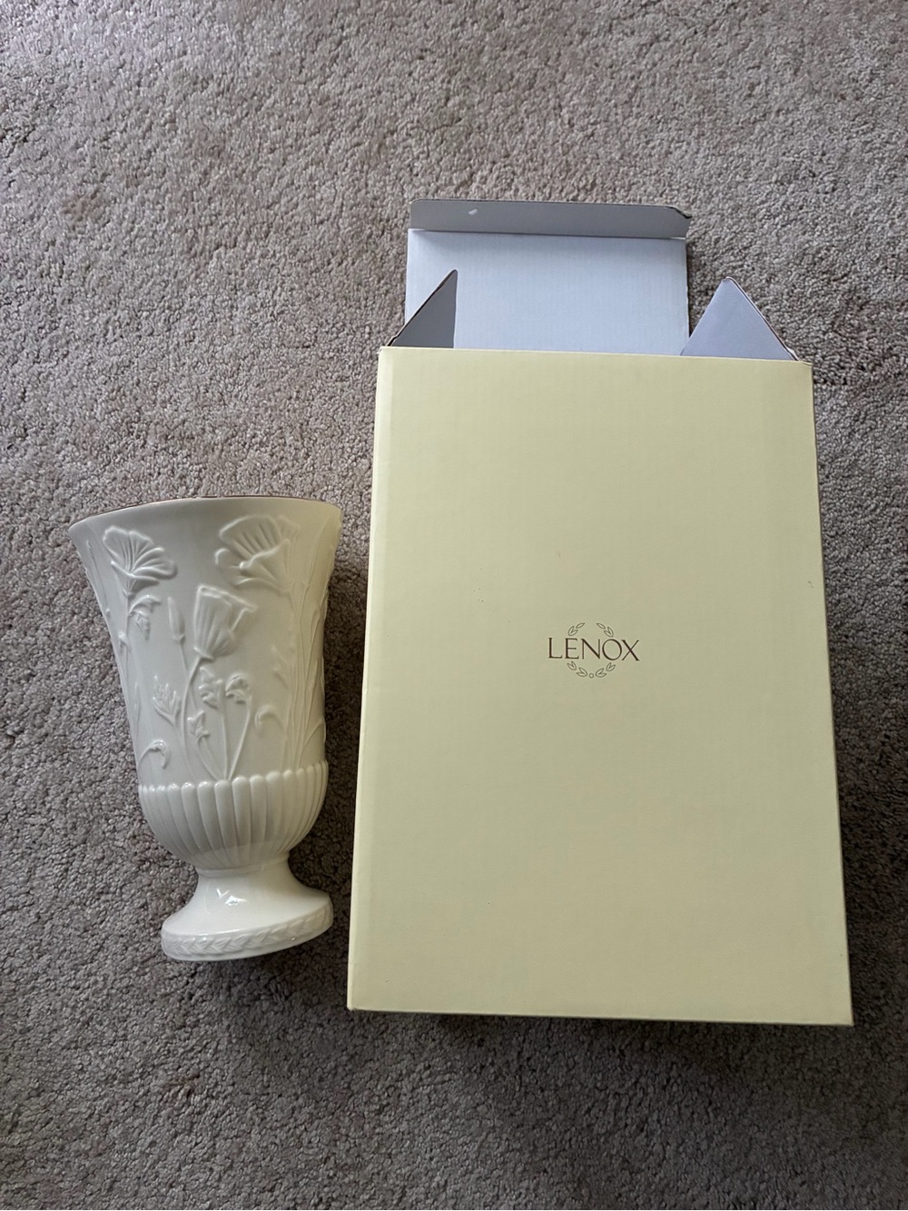 New in Box Lenox Poppy Vase Gold rimmed